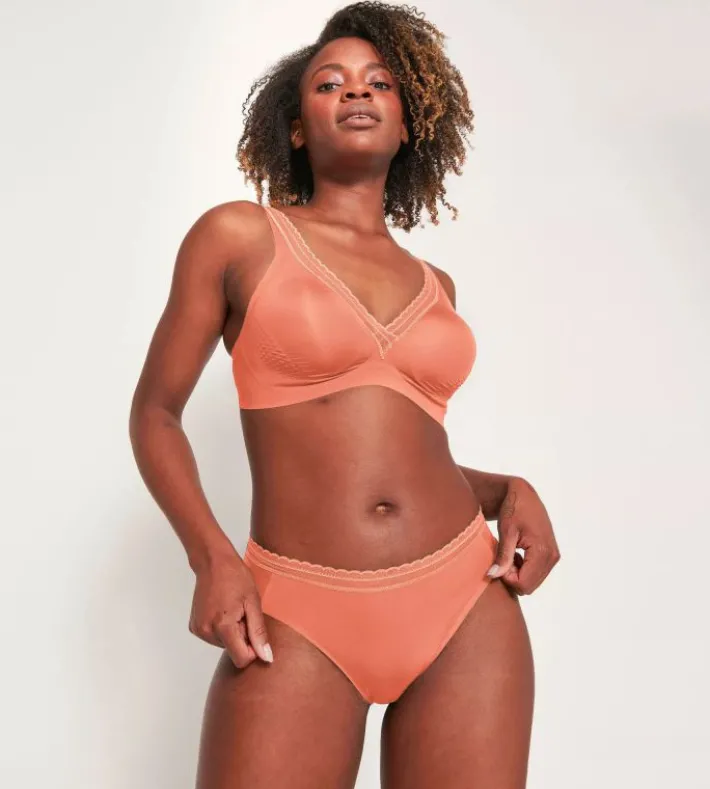 sloggi_body_adapt_twist_7-10.webp sloggi BODY ADAPT TWIST> Body Adapt | Sloggi Serie